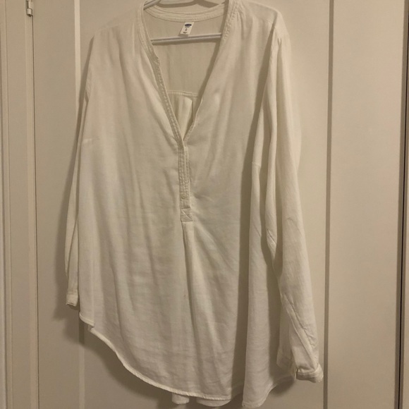 Old Navy Tops - WHITE OLD NAVY BUTTON DOWN